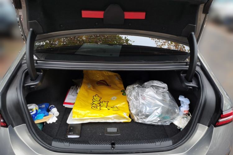 Used BMW i5 2024 eDrive 35L M Sport Package Trunk