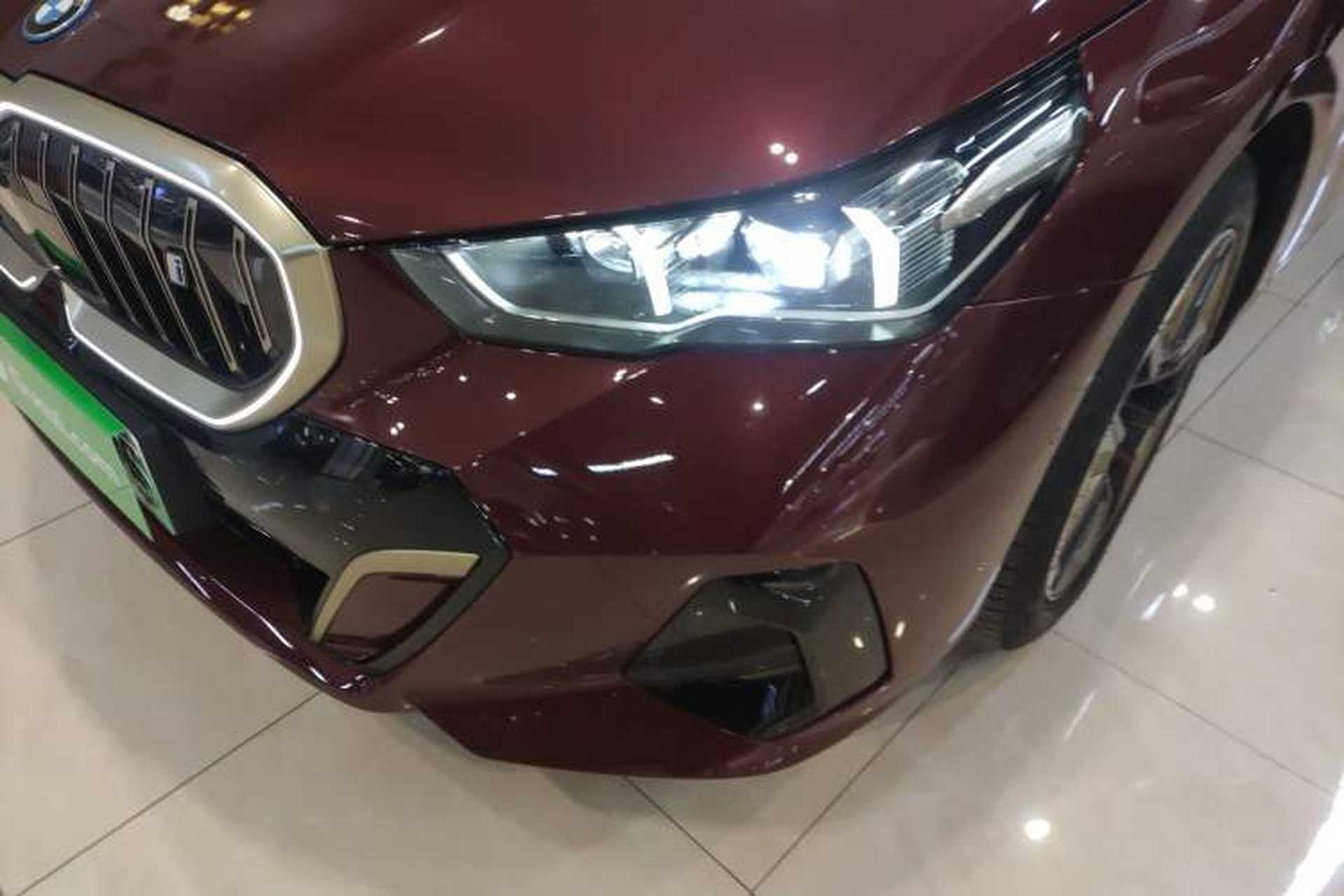Used BMW i5 2024 eDrive 35L Luxury Model with M Sport Package Left Front Headlight