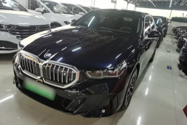 Used BMW i5 2024 eDrive 35L Luxury Model with M Sport Package