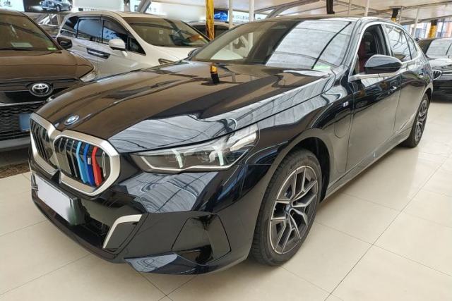 Used BMW i5 2024 eDrive 35L Luxury Package