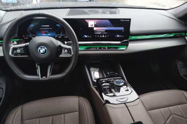 Used BMW i5 2024 eDrive 35L M Sport Package Audio And AC Panel