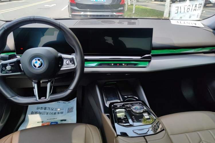 Used BMW i5 2024 eDrive 35L Luxury Package Audio And AC Panel