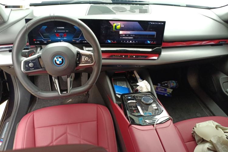 Used BMW i5 2024 eDrive 35L M Sport Package Center Console
