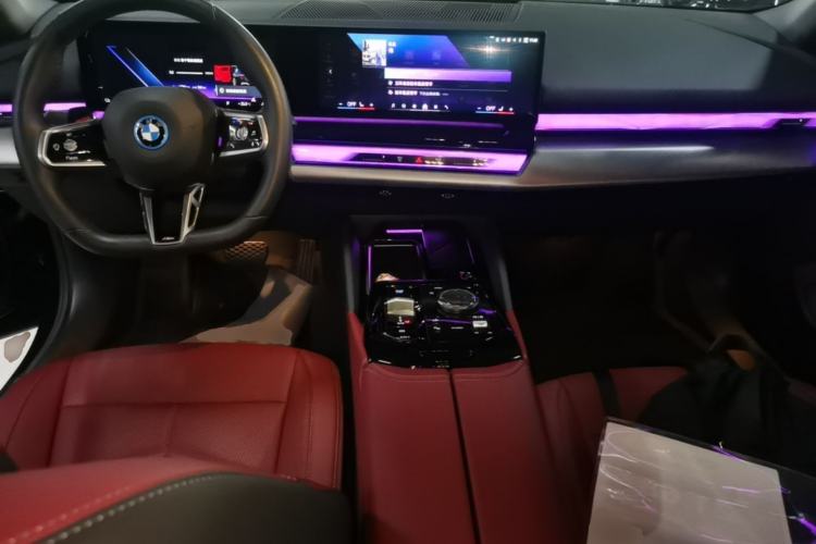 Used BMW i5 2024 eDrive 35L Luxury Model with M Sport Package Center Console