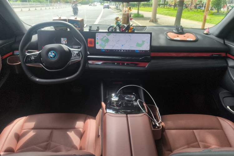 Used BMW i5 2024 eDrive 35L Prestige Luxury Package Center Console