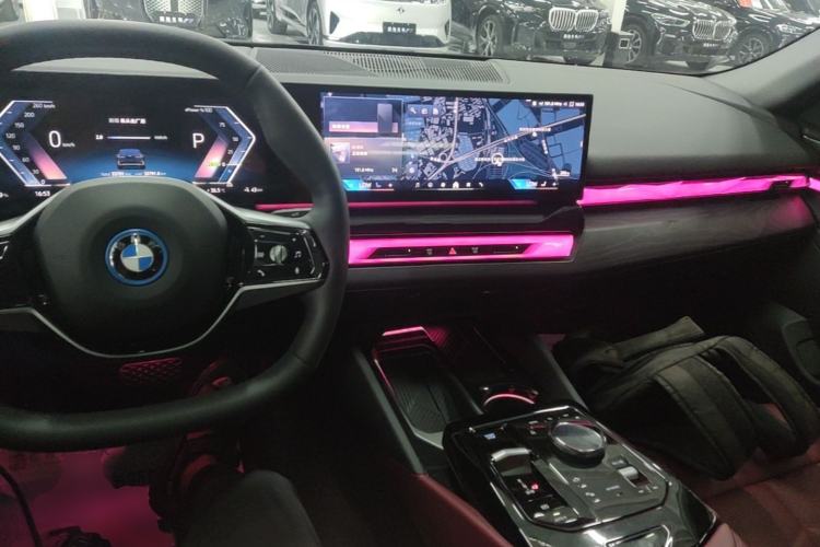 Used BMW i5 2024 eDrive 35L Prestige Luxury Package Center Console