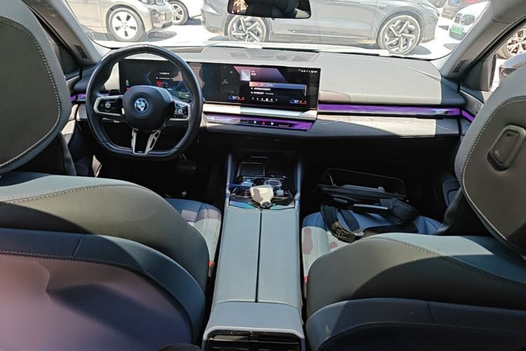 Used BMW i5 2024 eDrive 35L Luxury Model with M Sport Package Center Console