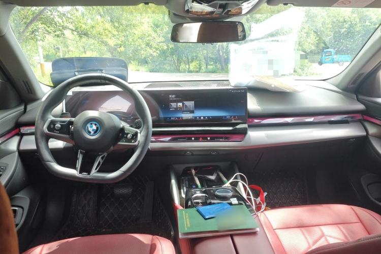 Used BMW i5 2024 eDrive 35L M Sport Package Center Console