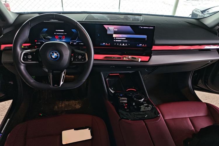 Used BMW i5 2024 eDrive 35L M Sport Package Center Console