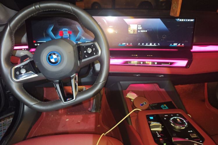 Used BMW i5 2024 eDrive 35L M Sport Package Center Console