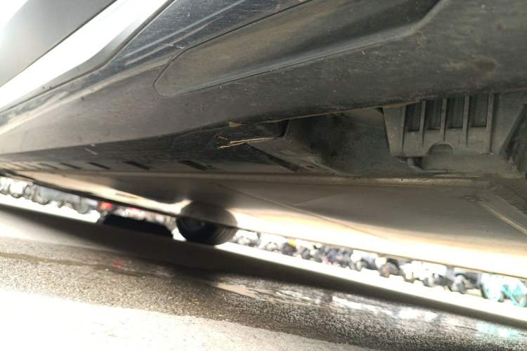 Used BMW i5 2024 eDrive 35L M Sport Package Chassis Front Right