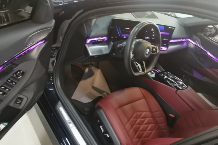 Used BMW i5 2024 eDrive 35L Luxury Model with M Sport Package Driver Seat