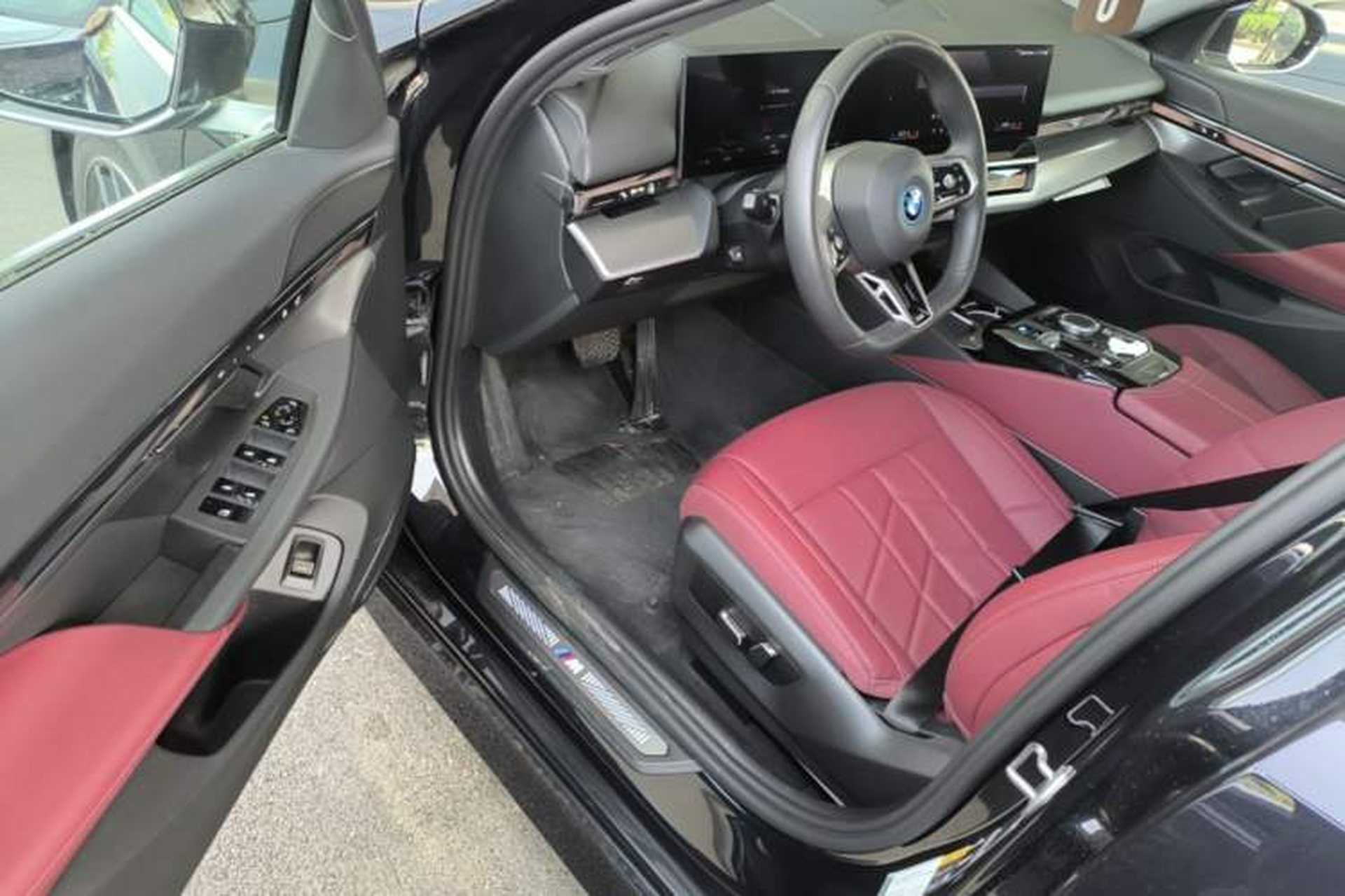 Used BMW i5 2024 eDrive 35L M Sport Package Driver Seat