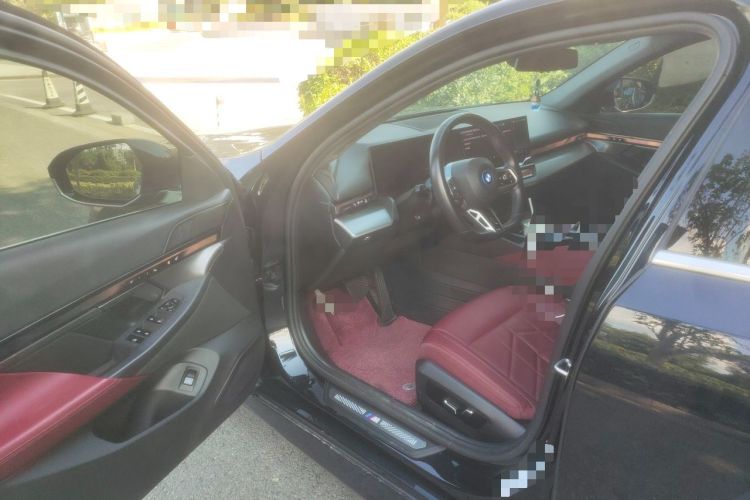 Used BMW i5 2024 eDrive 35L M Sport Package Driver Seat
