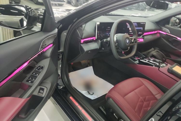 Used BMW i5 2024 eDrive 35L Prestige Luxury Package Driver Seat