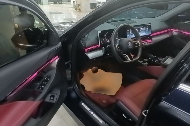 Used BMW i5 2024 eDrive 35L M Sport Package Driver Seat
