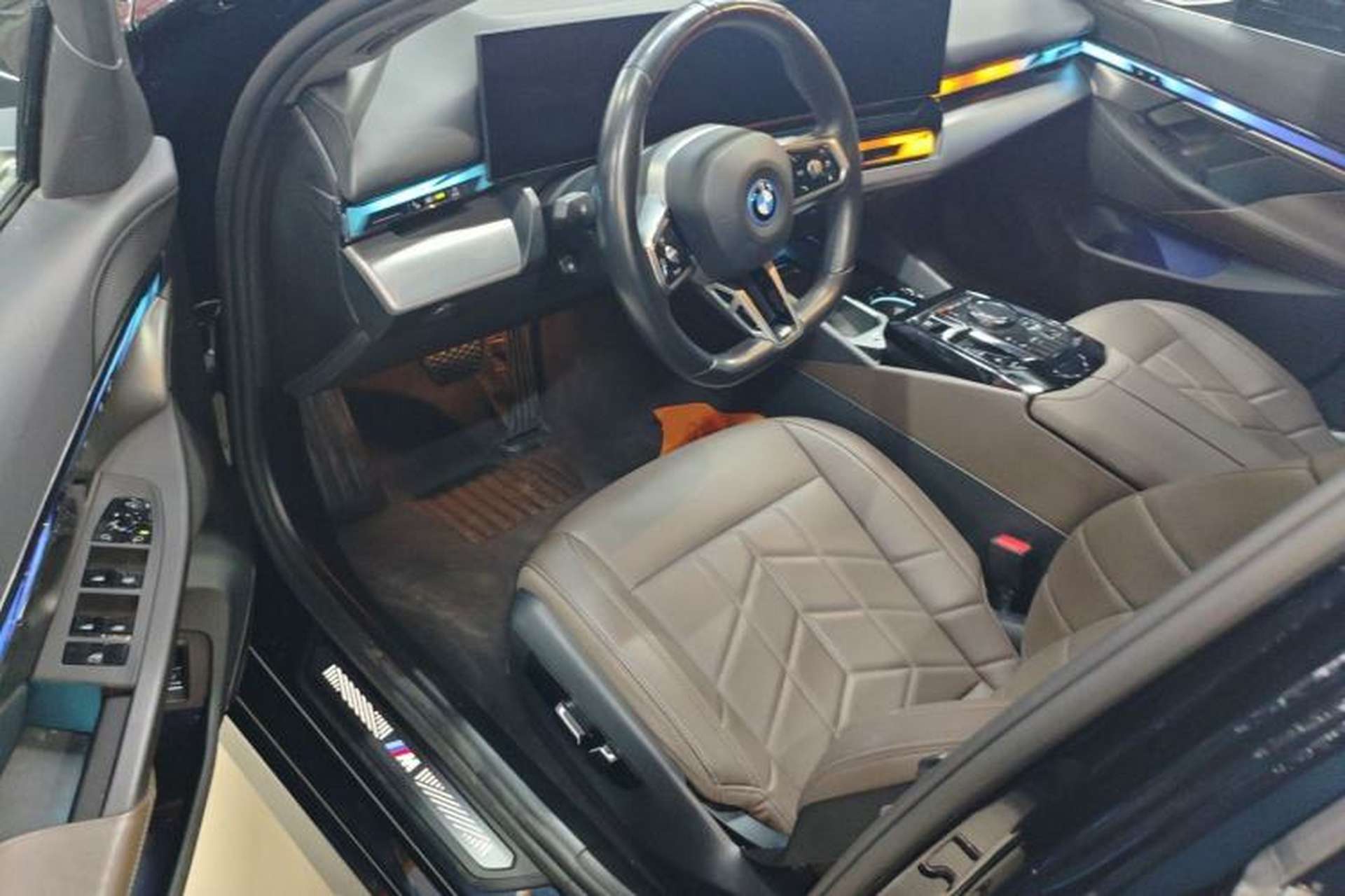 Used BMW i5 2024 eDrive 35L M Sport Package Driver Seat
