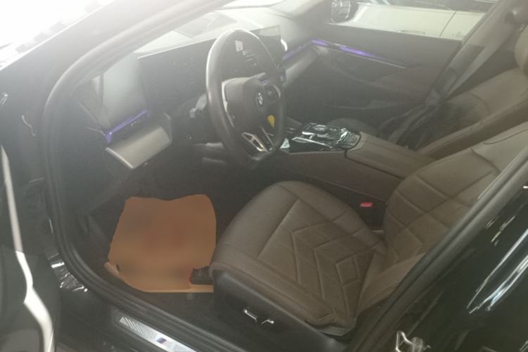 Used BMW i5 2024 eDrive 35L M Sport Package Driver Seat