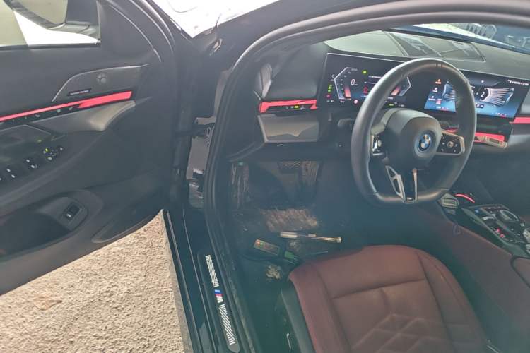 Used BMW i5 2024 eDrive 35L M Sport Package Driver Seat