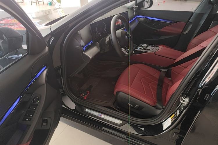 Used BMW i5 2024 eDrive 35L M Sport Package Driver Seat