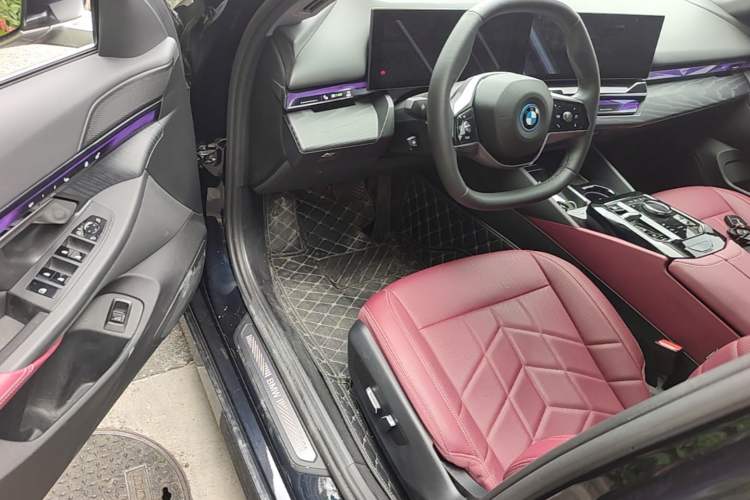 Used BMW i5 2024 eDrive 35L Luxury Package Driver Seat