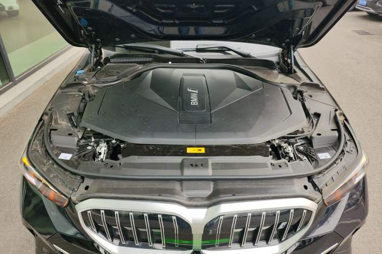 Used BMW i5 2024 eDrive 35L M Sport Package Engine Bay