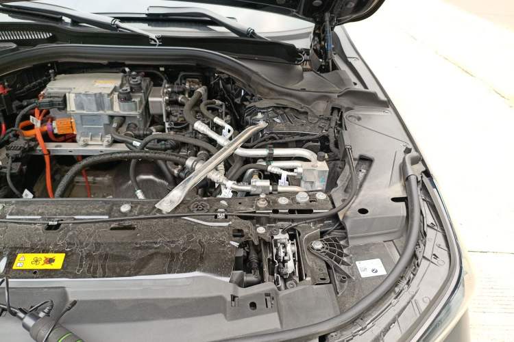 Used BMW i5 2024 eDrive 35L M Sport Package Engine Bay Left