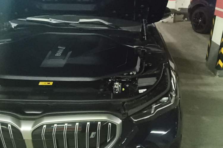Used BMW i5 2024 eDrive 35L M Sport Package Engine Bay Left