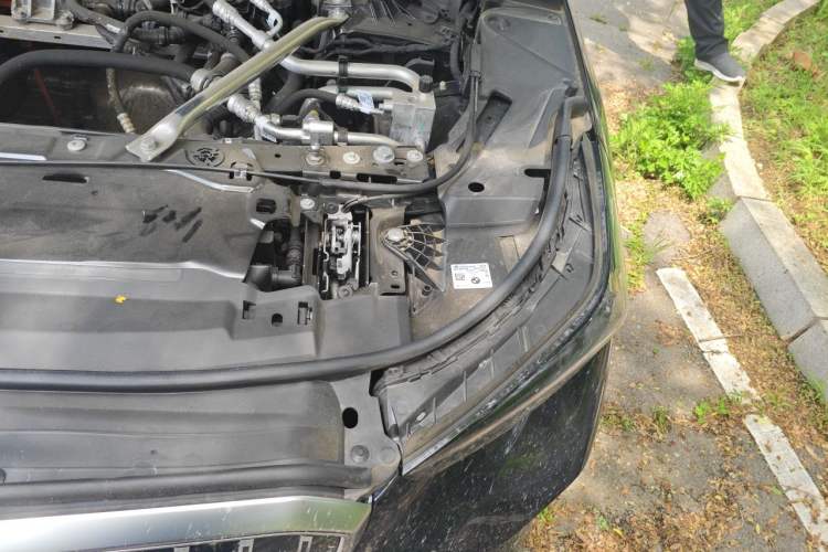 Used BMW i5 2024 eDrive 35L M Sport Package Engine Bay Left