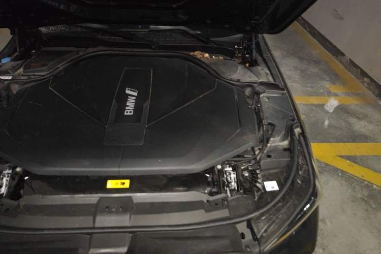 Used BMW i5 2024 eDrive 35L M Sport Package Engine Bay Left