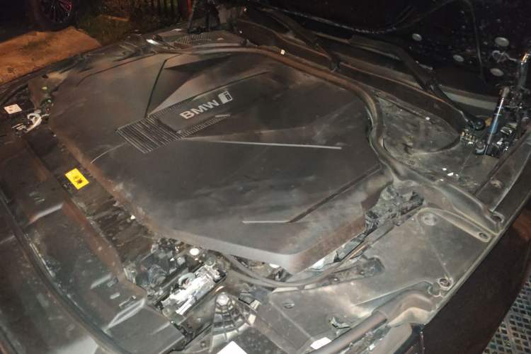 Used BMW i5 2024 eDrive 35L M Sport Package Engine Bay Left