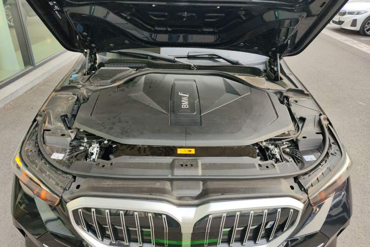 Used BMW i5 2024 eDrive 35L M Sport Package Engine Bay