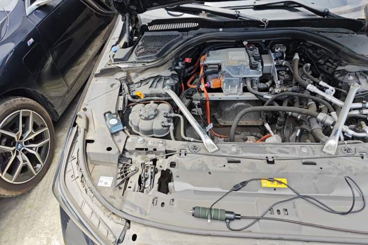 Used BMW i5 2024 eDrive 35L M Sport Package Engine Bay Right