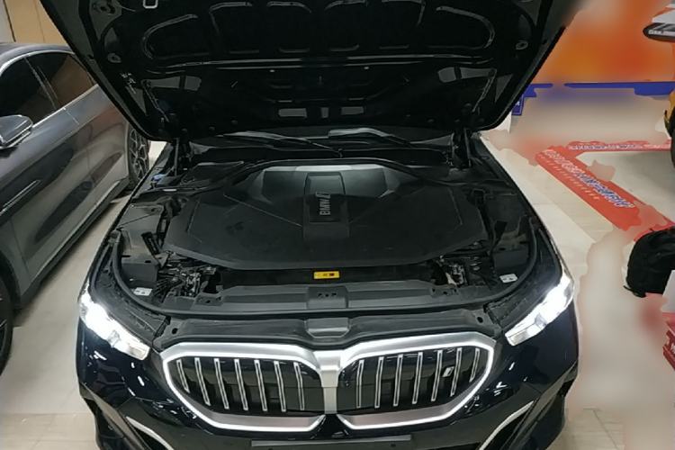 Used BMW i5 2024 eDrive 35L M Sport Package Engine Bay