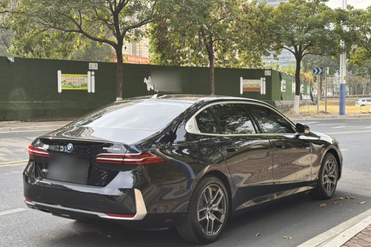 Used BMW i5 2024 eDrive 35L Prestige Luxury Package Exterior 13