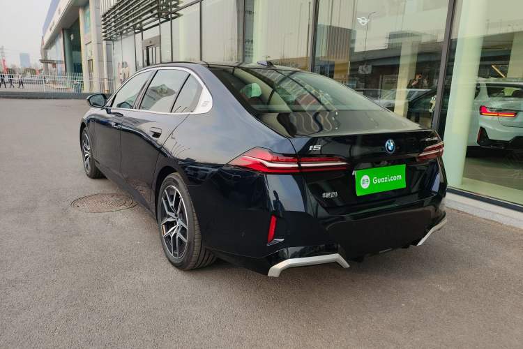 Used BMW i5 2024 eDrive 35L M Sport Package Exterior 2