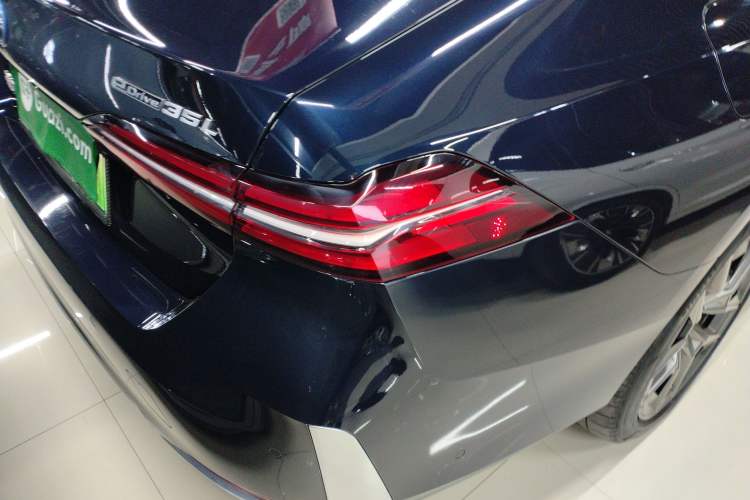 Used BMW i5 2024 eDrive 35L Prestige Luxury Package Exterior 3