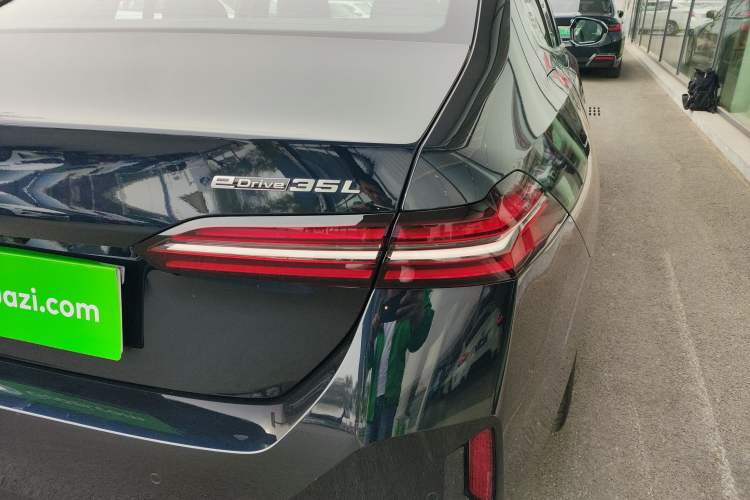 Used BMW i5 2024 eDrive 35L M Sport Package Exterior 3