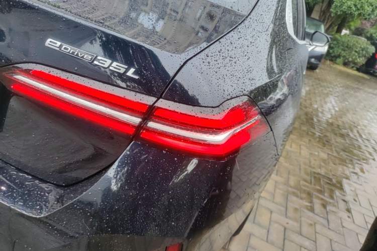Used BMW i5 2024 eDrive 35L M Sport Package Exterior 3