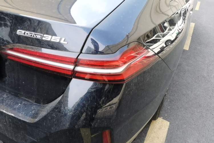 Used BMW i5 2024 eDrive 35L M Sport Package Exterior 3
