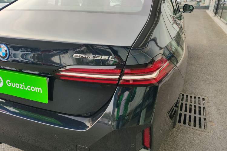Used BMW i5 2024 eDrive 35L M Sport Package Exterior 3