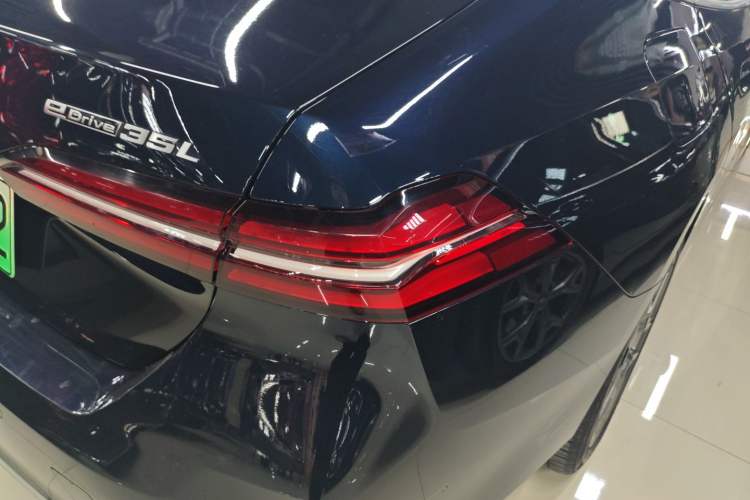 Used BMW i5 2024 eDrive 35L Luxury Package Exterior 3