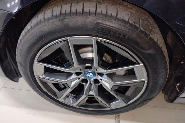 Used BMW i5 2024 eDrive 35L Prestige Luxury Package Exterior 4