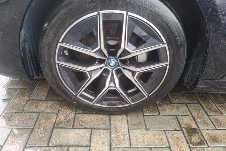 Used BMW i5 2024 eDrive 35L M Sport Package Exterior 4