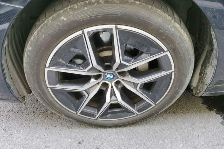 Used BMW i5 2024 eDrive 35L M Sport Package Exterior 4