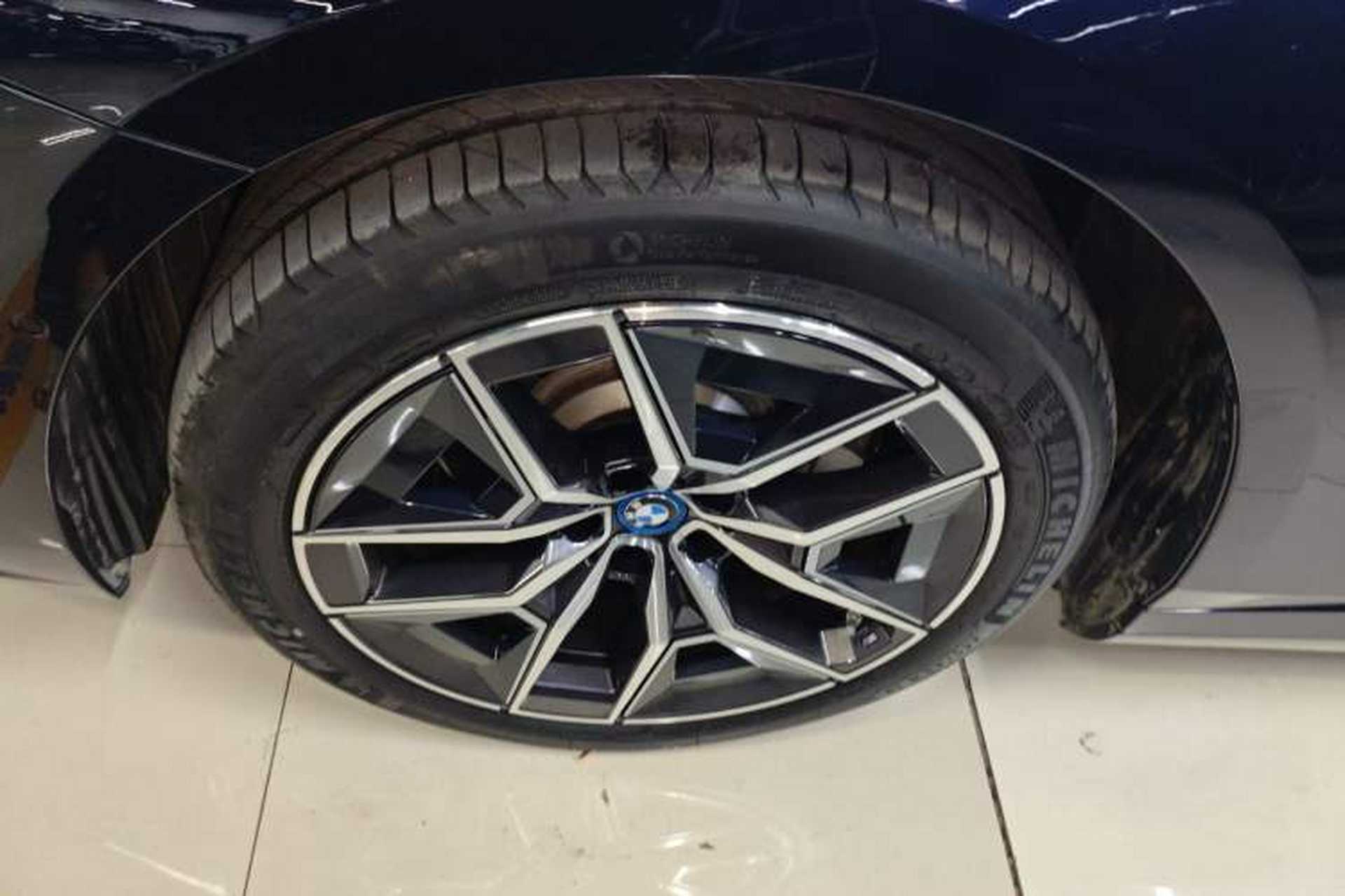 Used BMW i5 2024 eDrive 35L M Sport Package Exterior 4