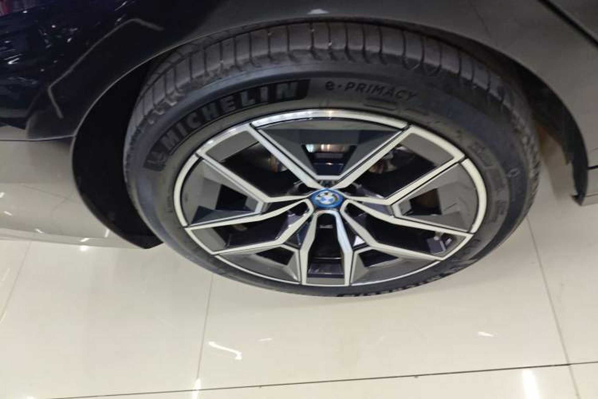 Used BMW i5 2024 eDrive 35L M Sport Package Exterior 5