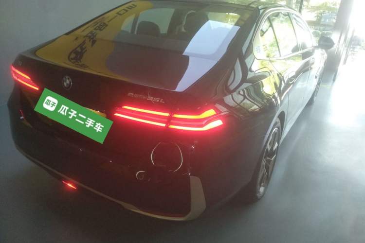 Used BMW i5 2024 eDrive 35L Prestige Luxury Package Exterior 5