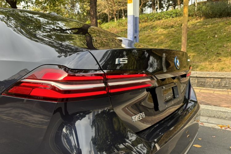 Used BMW i5 2024 eDrive 35L Prestige Luxury Package Exterior 7