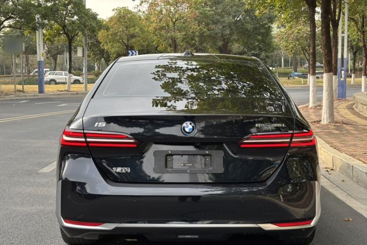 Used BMW i5 2024 eDrive 35L Prestige Luxury Package Exterior 8